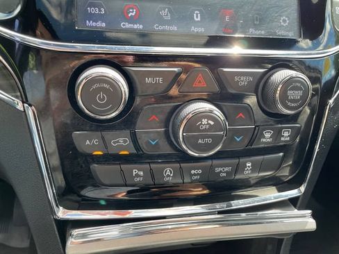 Used 2020 Jeep Grand Cherokee Limited AWD/4WD image 34
