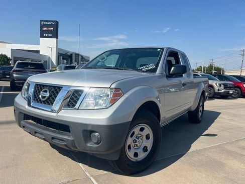 Used 2021 Nissan Frontier S RWD image 2