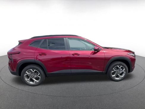 Used 2025 Chevrolet Trax LT w/ LT Convenience Package FWD image 16