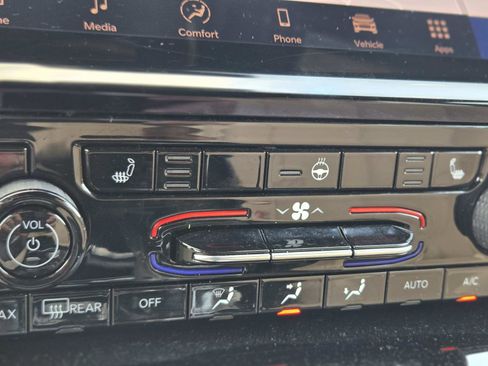 Used 2024 Jeep Grand Cherokee Limited w/ Trailer Tow Package image 32