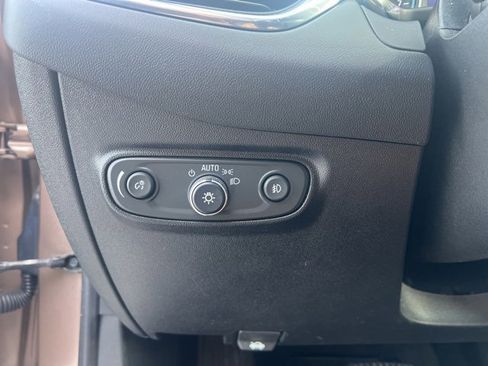 Used 2019 Chevrolet Equinox Premier image 23