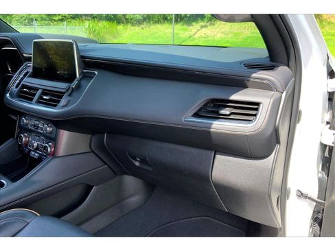 Used 2023 GMC Yukon AT4 w/ AT4 Premium Plus Package AWD/4WD image 15