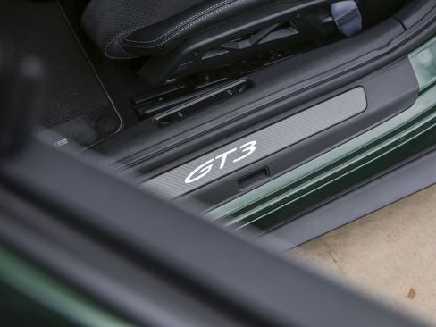 Certified 2026 Porsche 911 GT3 w/ Weissach Package RWD image 21