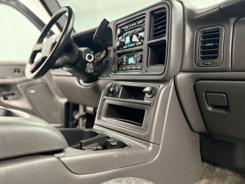 Used 2003 Chevrolet Avalanche 4x4 w/ Suspension Package, Off-Road image 55