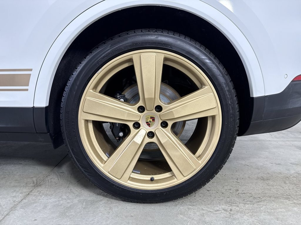 Certified 2024 Porsche Cayenne Coupe w/ Premium Package Plus AWD/4WD image 14