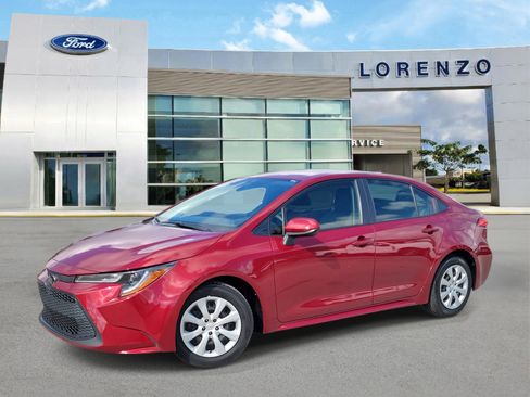 Used 2022 Toyota Corolla LE image 1