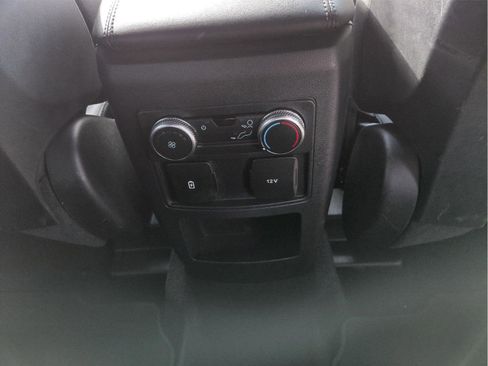 Used 2020 Ford Explorer XLT image 16