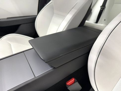 Used 2025 Tesla Model 3 Performance AWD/4WD image 30