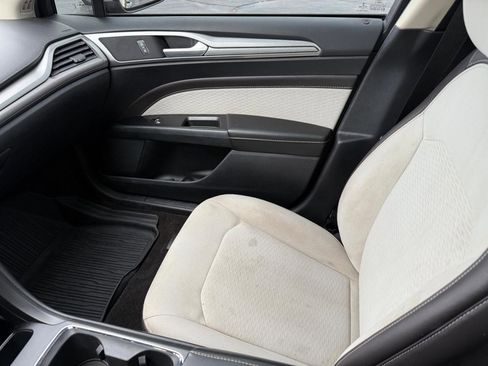 Used 2020 Ford Fusion SE w/ Equipment Group 151A image 21