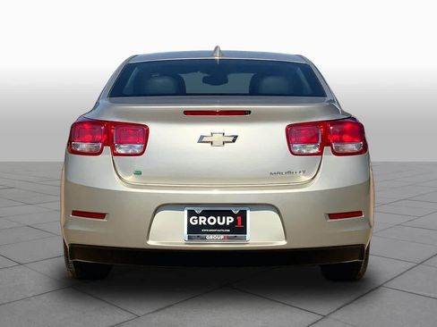 Used 2016 Chevrolet Malibu LT FWD image 4