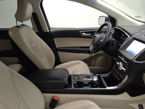 Used 2019 Ford Edge Titanium w/ Cold Weather Package AWD/4WD image 21