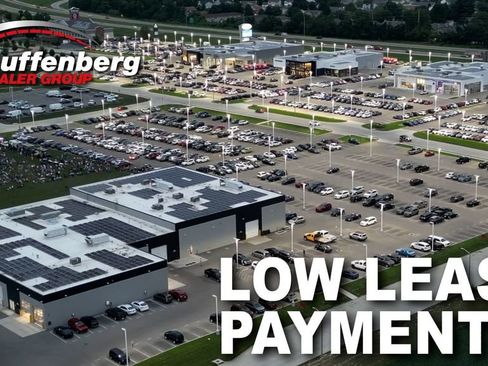 Used 2022 Chrysler Pacifica Touring-L image 11