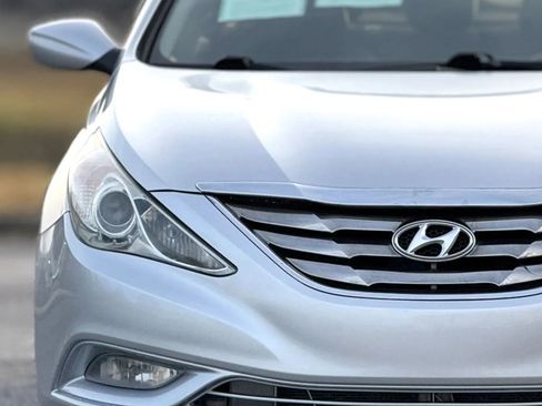 Used 2013 Hyundai Sonata SE w/ Navigation & Sunroof Pkg image 11