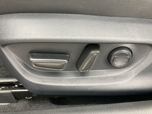 Used 2026 Toyota Camry SE w/ Convenience Package image 14