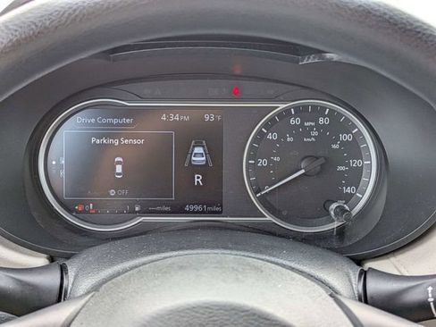 Used 2022 Nissan Versa SV FWD image 24