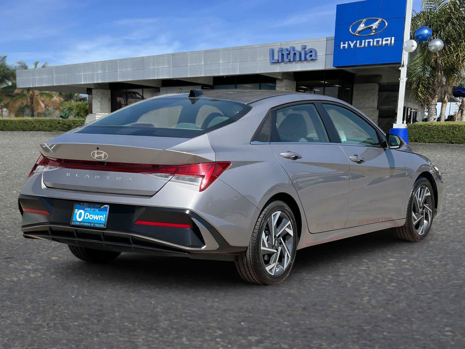 Certified 2025 Hyundai Elantra SEL FWD image 3