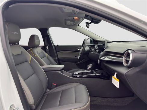 Used 2025 Chevrolet Trax ACTIV w/ Driver Confidence Package image 17