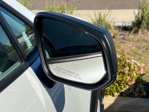 Certified 2024 Toyota Corolla Cross L image 16