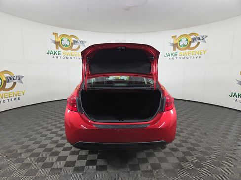 Used 2018 Toyota Corolla L image 32