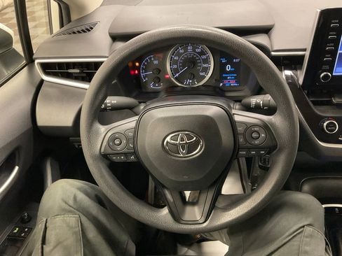 Used 2020 Toyota Corolla LE image 15