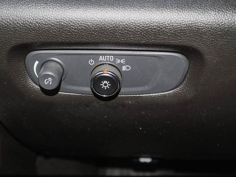 Used 2021 Chevrolet Traverse LS image 29