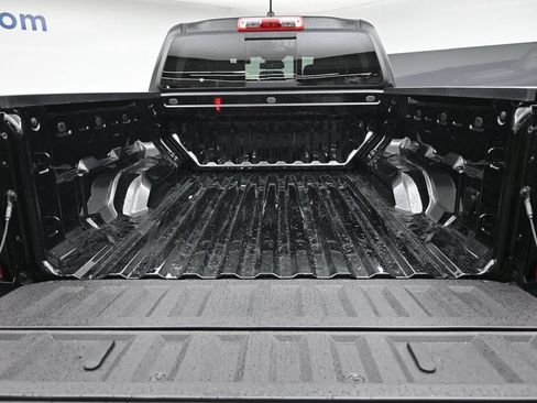 Used 2025 Chevrolet Colorado Z71 w/ Z71 Convenience Package 2 AWD/4WD image 11