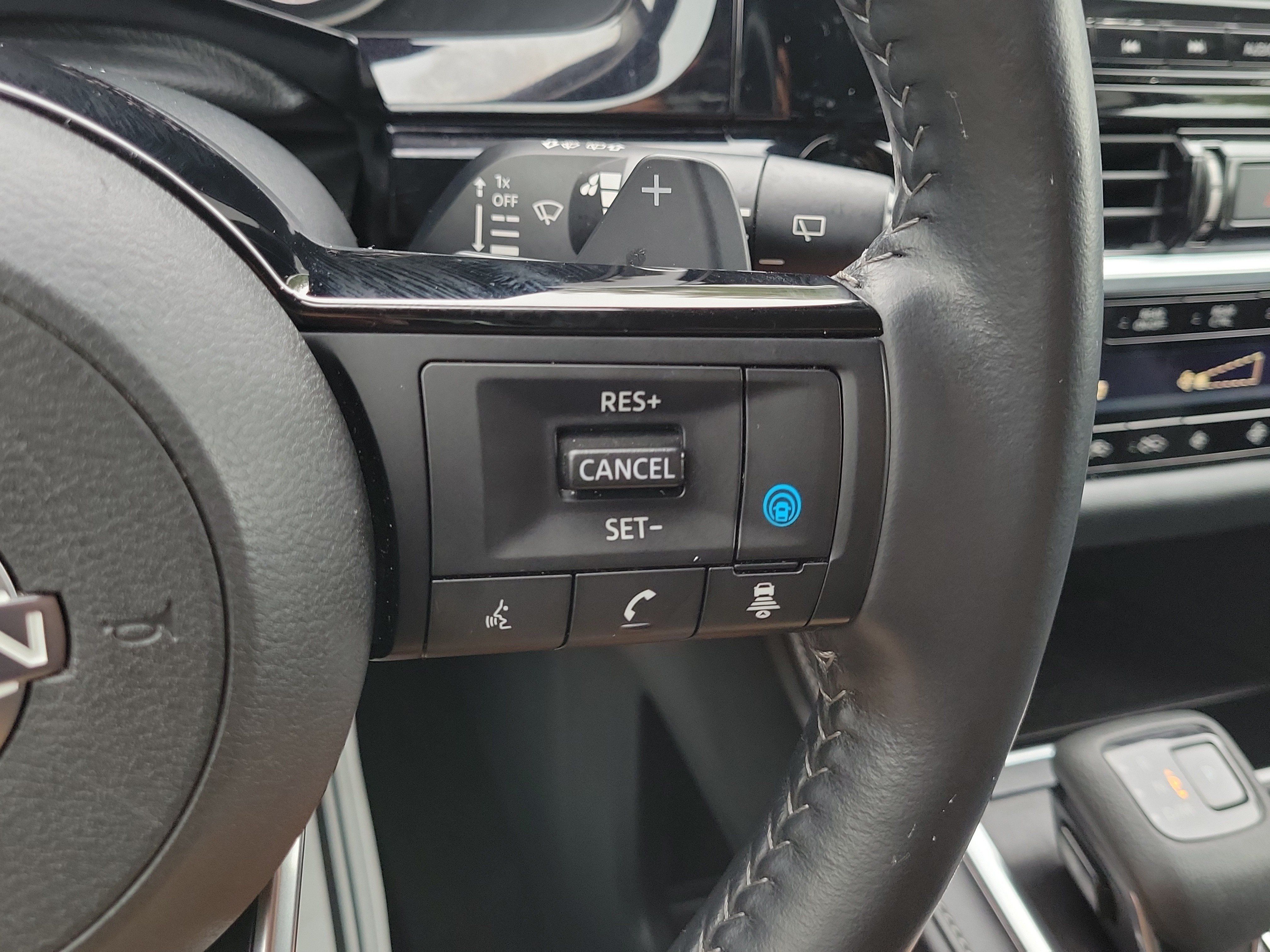Certified 2025 Nissan Pathfinder SL FWD image 24