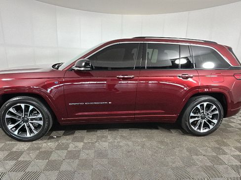 Used 2022 Jeep Grand Cherokee Overland w/ Advanced Protech Group III AWD/4WD image 5