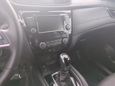 Used 2020 Nissan Rogue SL w/ Premium Package image 14