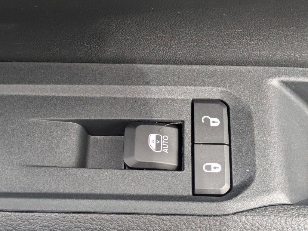 New 2026 Jeep Compass Latitude AWD/4WD image 31