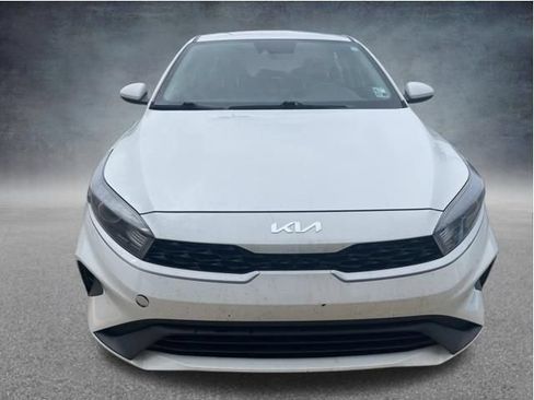 Used 2024 Kia Forte LXS FWD image 3