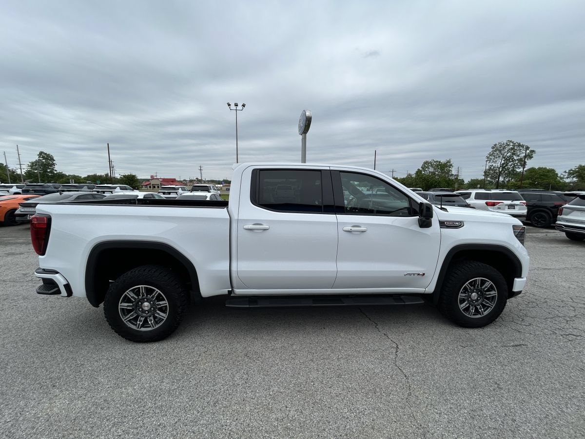 Used 2024 GMC Sierra 1500 AT4 w/ Technology Package AWD/4WD image 3