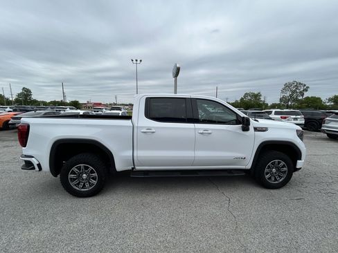 Used 2024 GMC Sierra 1500 AT4 w/ Technology Package AWD/4WD image 3