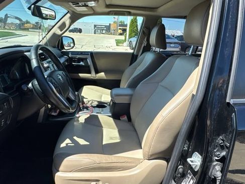 Used 2016 Toyota 4Runner SR5 Premium AWD/4WD image 11