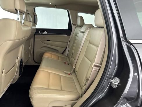 Used 2017 Jeep Grand Cherokee Limited AWD/4WD image 30