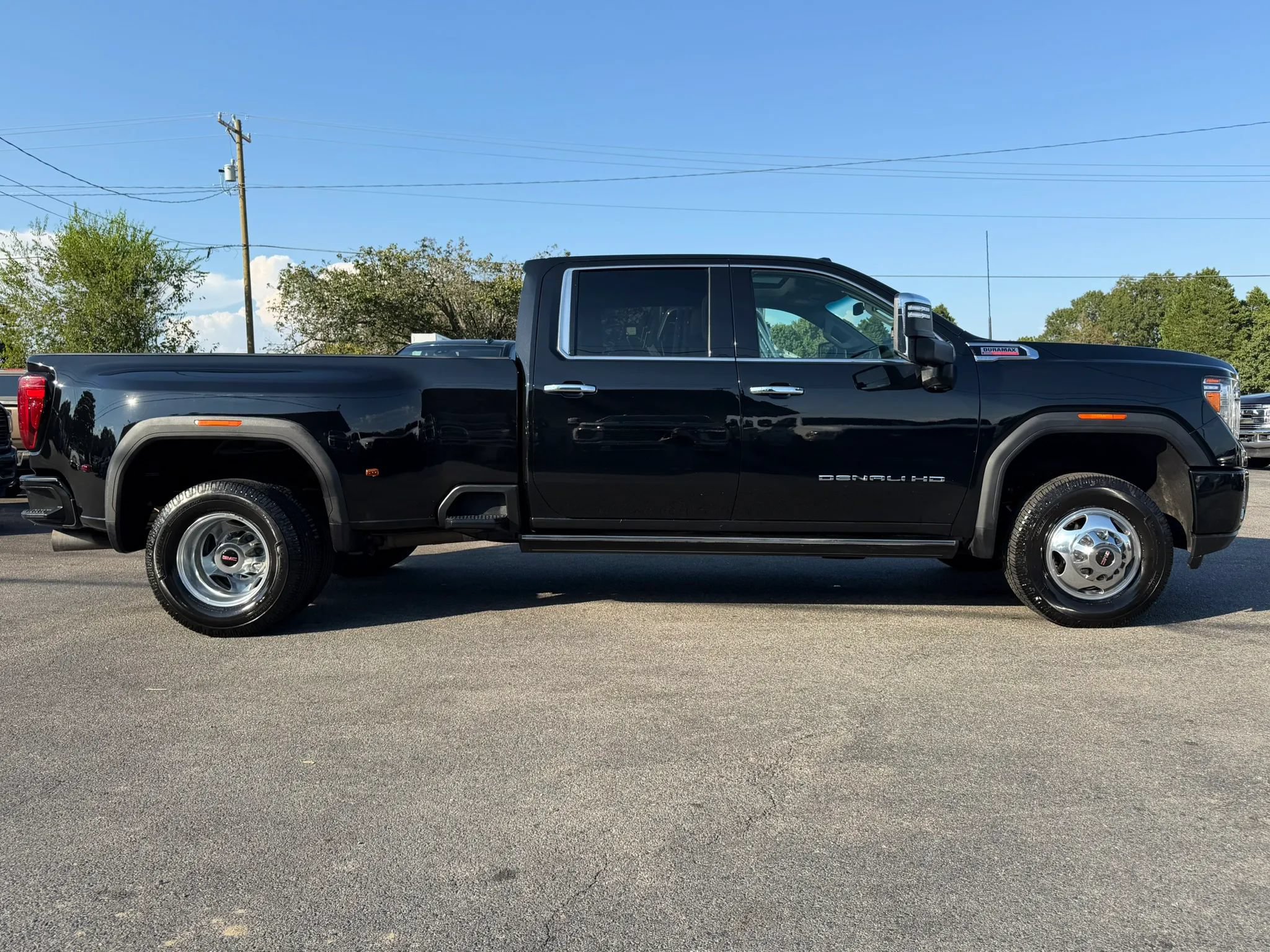 Used 2022 GMC Sierra 3500 Denali AWD/4WD image 4
