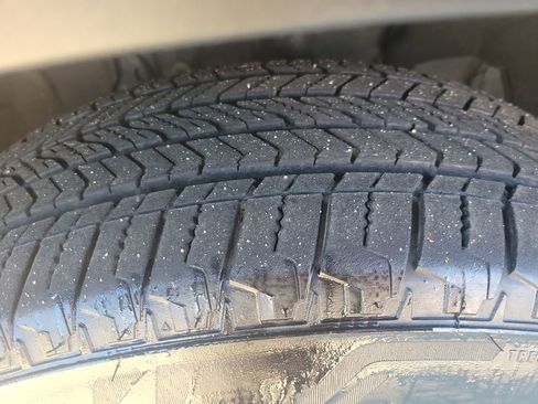 Certified 2023 Toyota Highlander XLE image 32