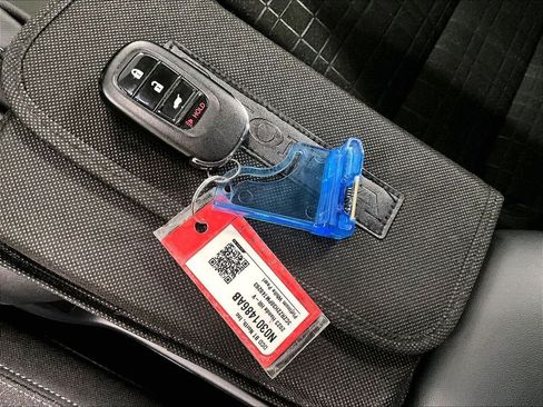 Used 2023 Honda HR-V LX image 30