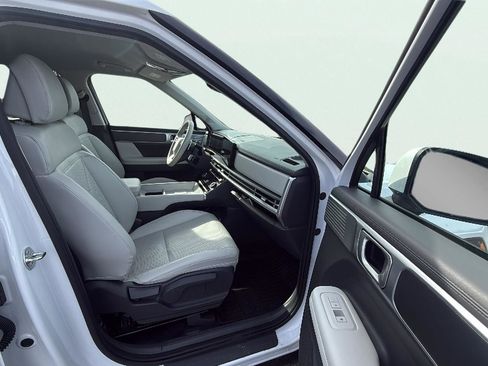 Used 2025 Hyundai Santa Fe SEL image 16