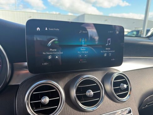 Certified 2022 Mercedes-Benz GLC 300 4MATIC w/ Premium Package Lite image 21