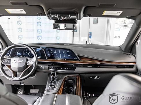 Used 2022 Cadillac Escalade ESV Luxury AWD/4WD image 37