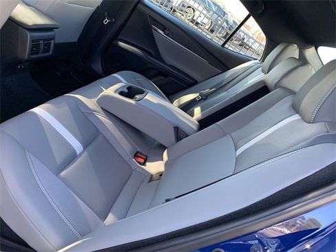 Used 2025 Toyota Camry SE image 10