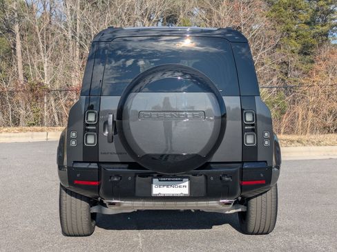 New 2026 Land Rover Defender 110 X-Dynamic SE image 6