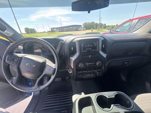 Used 2024 Chevrolet Silverado 1500 Custom Trail Boss AWD/4WD image 38