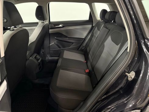 Used 2022 Volkswagen Taos S image 17