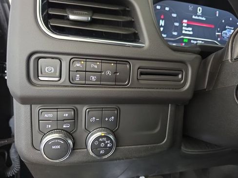 Used 2023 GMC Yukon SLT w/ SLT Premium Package AWD/4WD image 26