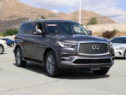 Used 2024 INFINITI QX80 Luxe AWD/4WD image 2