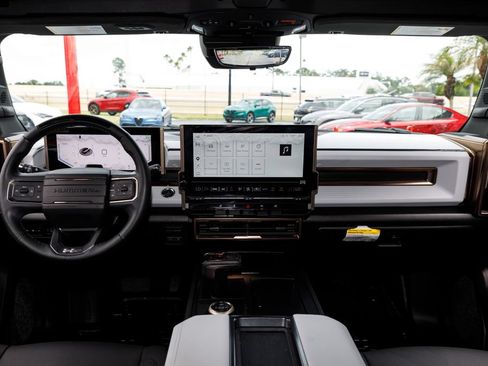 Used 2025 GMC Hummer EV 2X AWD/4WD image 9
