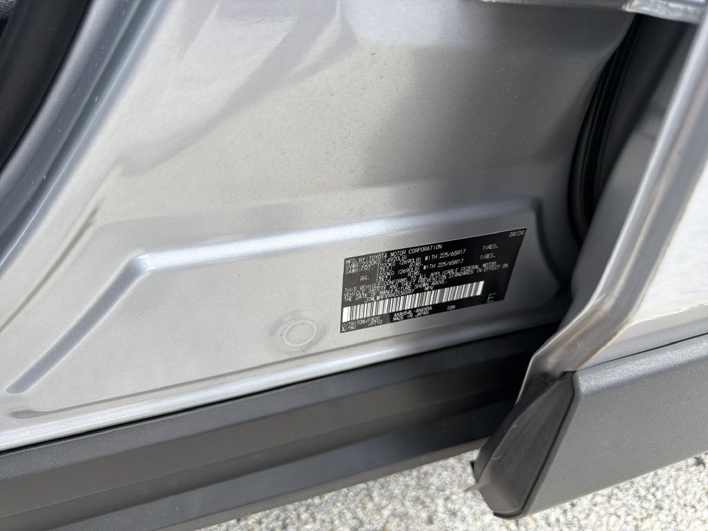 Used 2024 Toyota RAV4 LE AWD/4WD image 31