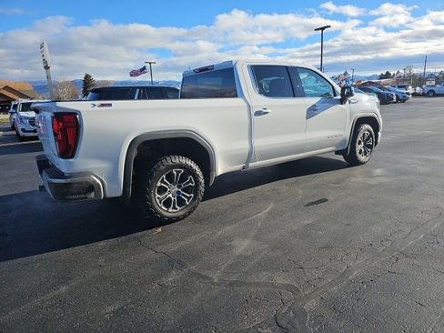 Used 2024 GMC Sierra 1500 SLE image 64